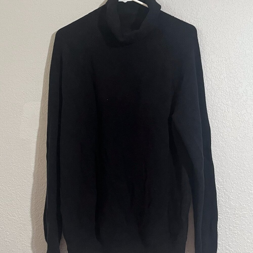 Amazon Essentials Black Turtleneck Sweater, Size Small
